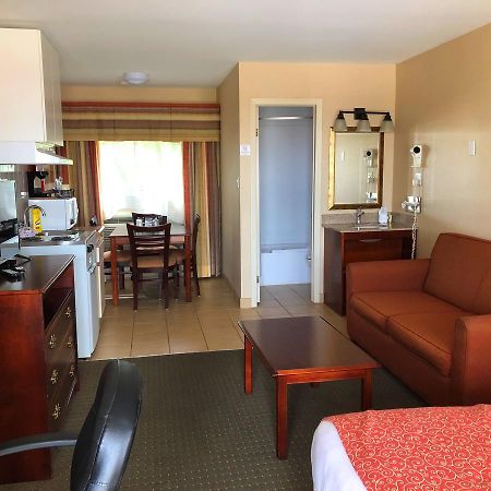Red Pine Inn & Conference Centre Alliston Bagian luar foto
