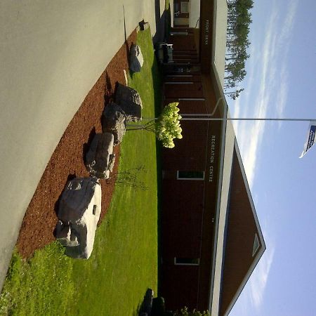 Red Pine Inn & Conference Centre Alliston Bagian luar foto