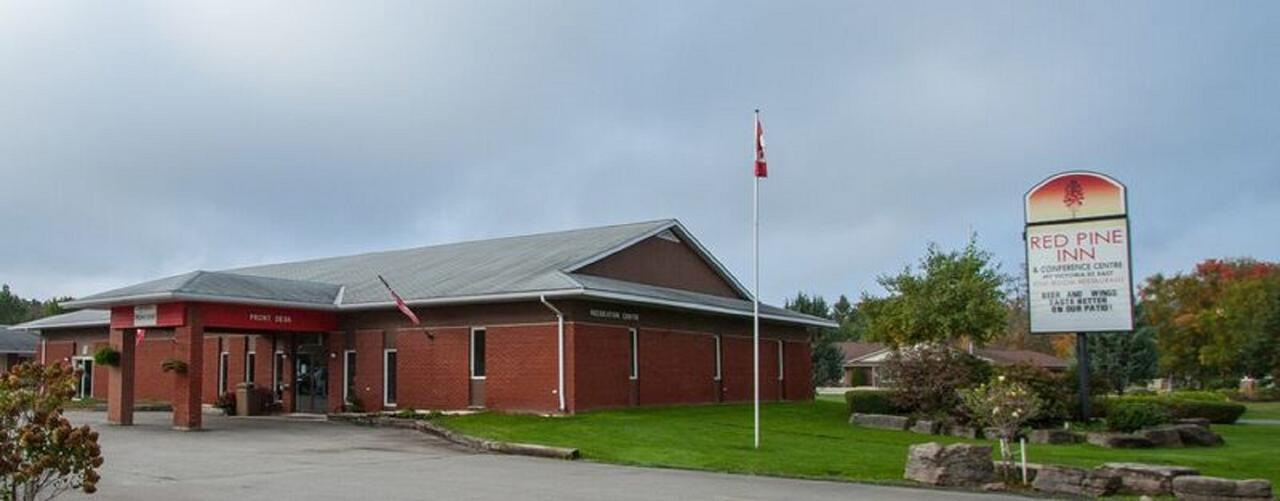 Red Pine Inn & Conference Centre Alliston Bagian luar foto